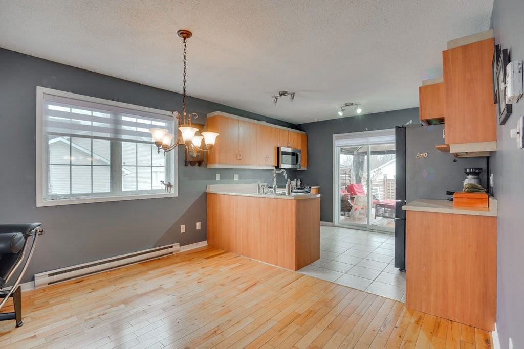









1294


Rue d'Alma

,
Gatineau (Gatineau),




QC
J8R3J4

