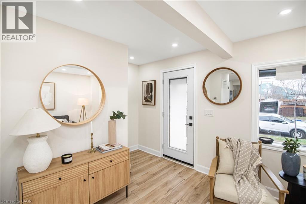 












7 STAPLETON Avenue

,
Hamilton,




Ontario
L8H3N5

