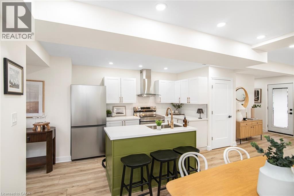 












7 STAPLETON Avenue

,
Hamilton,




Ontario
L8H3N5

