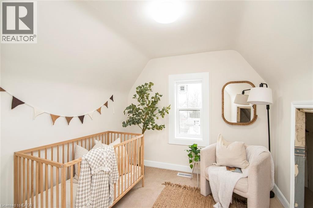 












7 STAPLETON Avenue

,
Hamilton,




Ontario
L8H3N5

