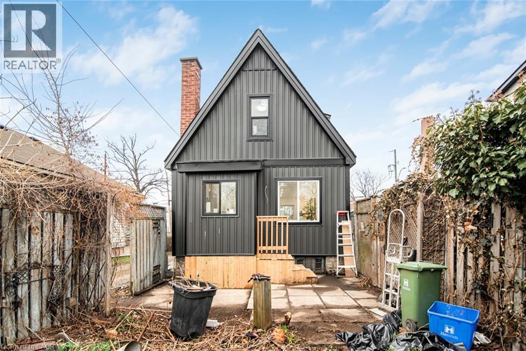 












7 STAPLETON Avenue

,
Hamilton,




Ontario
L8H3N5

