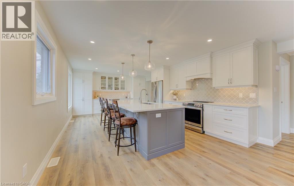 












395 WARRINGTON Drive

,
Waterloo,




Ontario
N2L2P7

