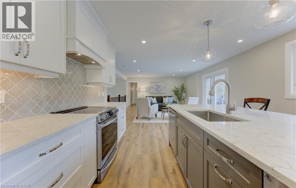 












395 WARRINGTON Drive

,
Waterloo,




Ontario
N2L2P7

