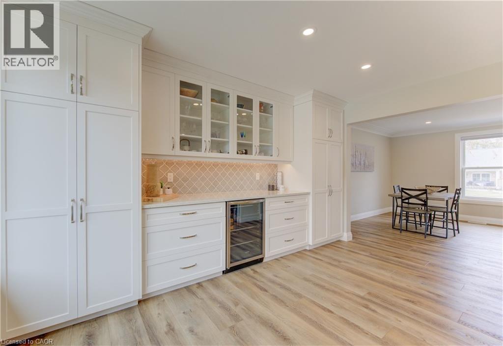 












395 WARRINGTON Drive

,
Waterloo,




Ontario
N2L2P7

