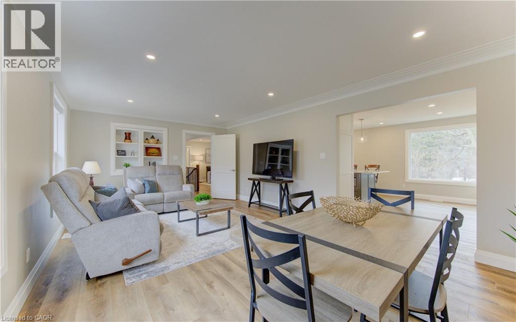 












395 WARRINGTON Drive

,
Waterloo,




Ontario
N2L2P7

