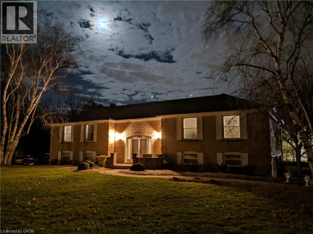 












395 WARRINGTON Drive

,
Waterloo,




Ontario
N2L2P7

