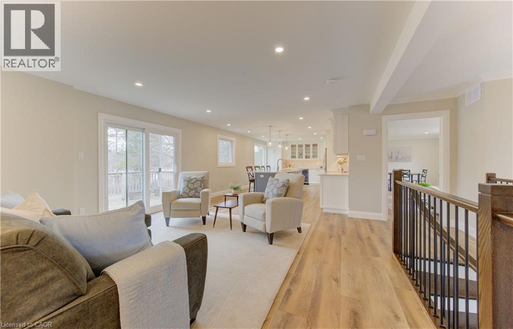 












395 WARRINGTON Drive

,
Waterloo,




Ontario
N2L2P7

