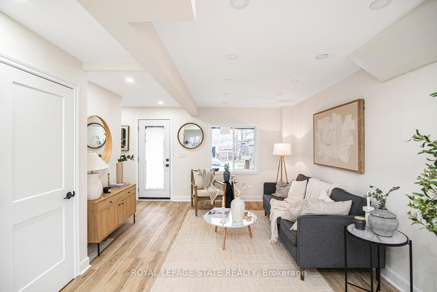 









7


Stapleton

Avenue,
Hamilton,




ON
L8H 3N4

