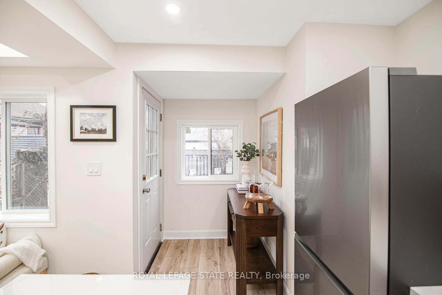 









7


Stapleton

Avenue,
Hamilton,




ON
L8H 3N4

