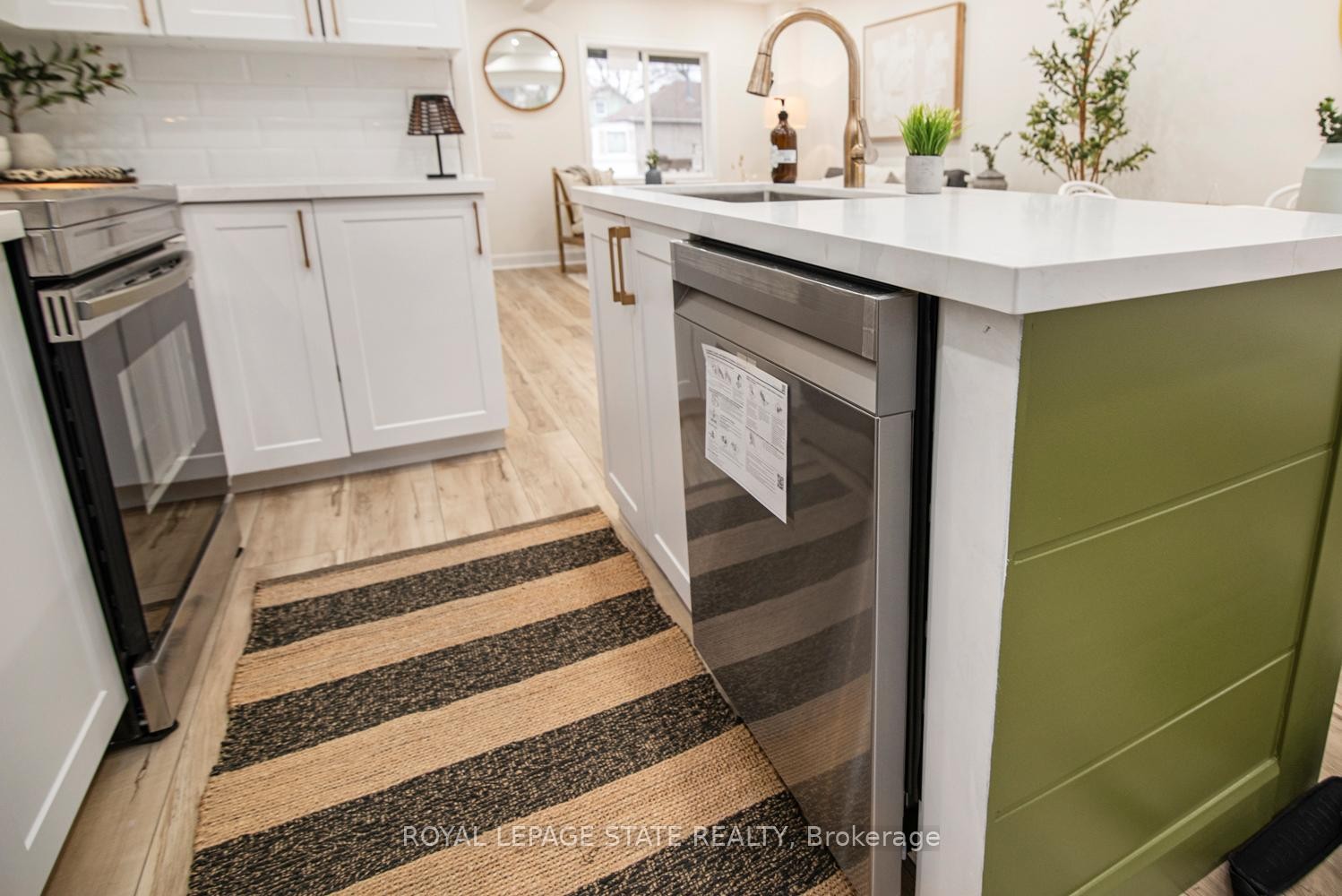 









7


Stapleton

Avenue,
Hamilton,




ON
L8H 3N4

