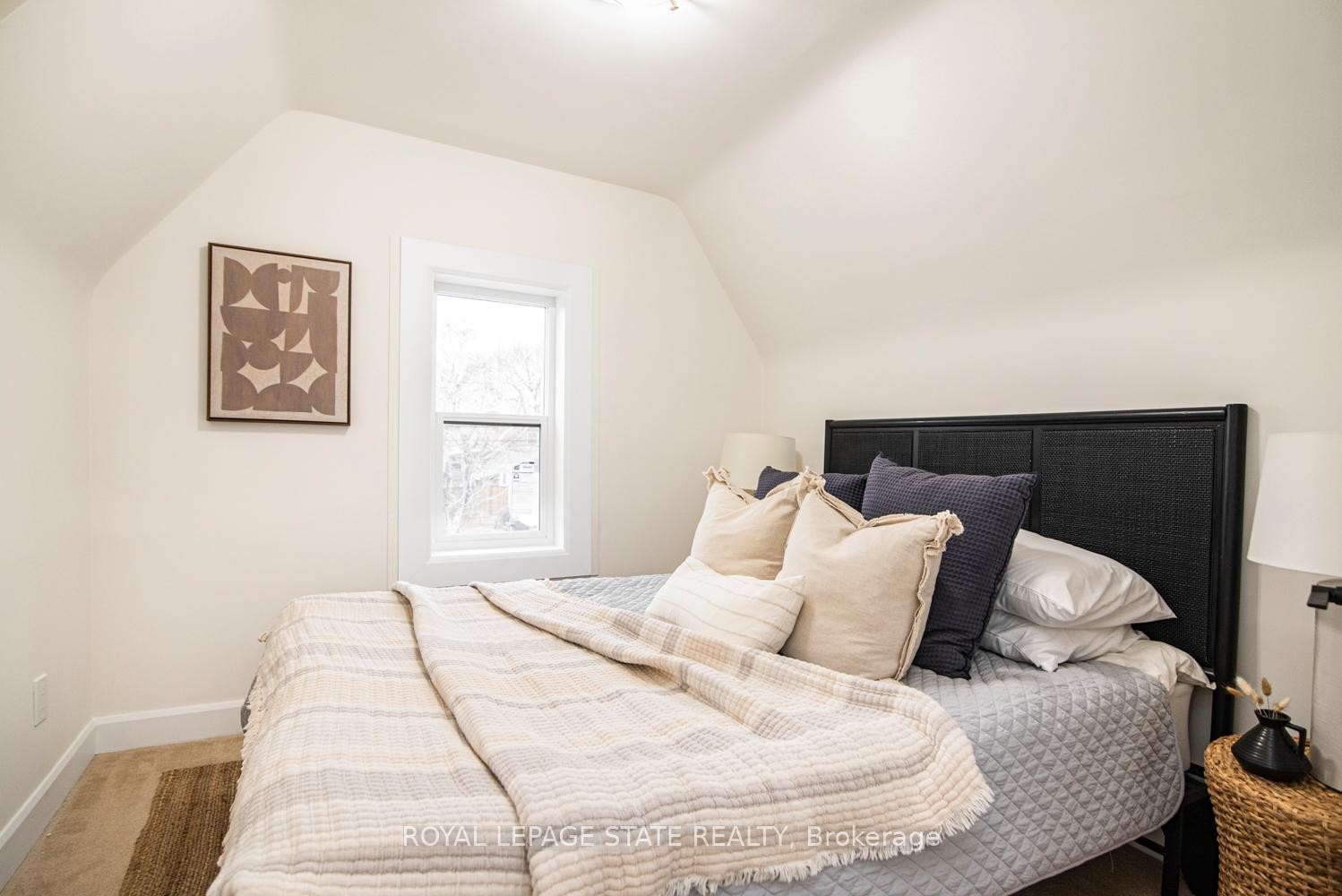 









7


Stapleton

Avenue,
Hamilton,




ON
L8H 3N4

