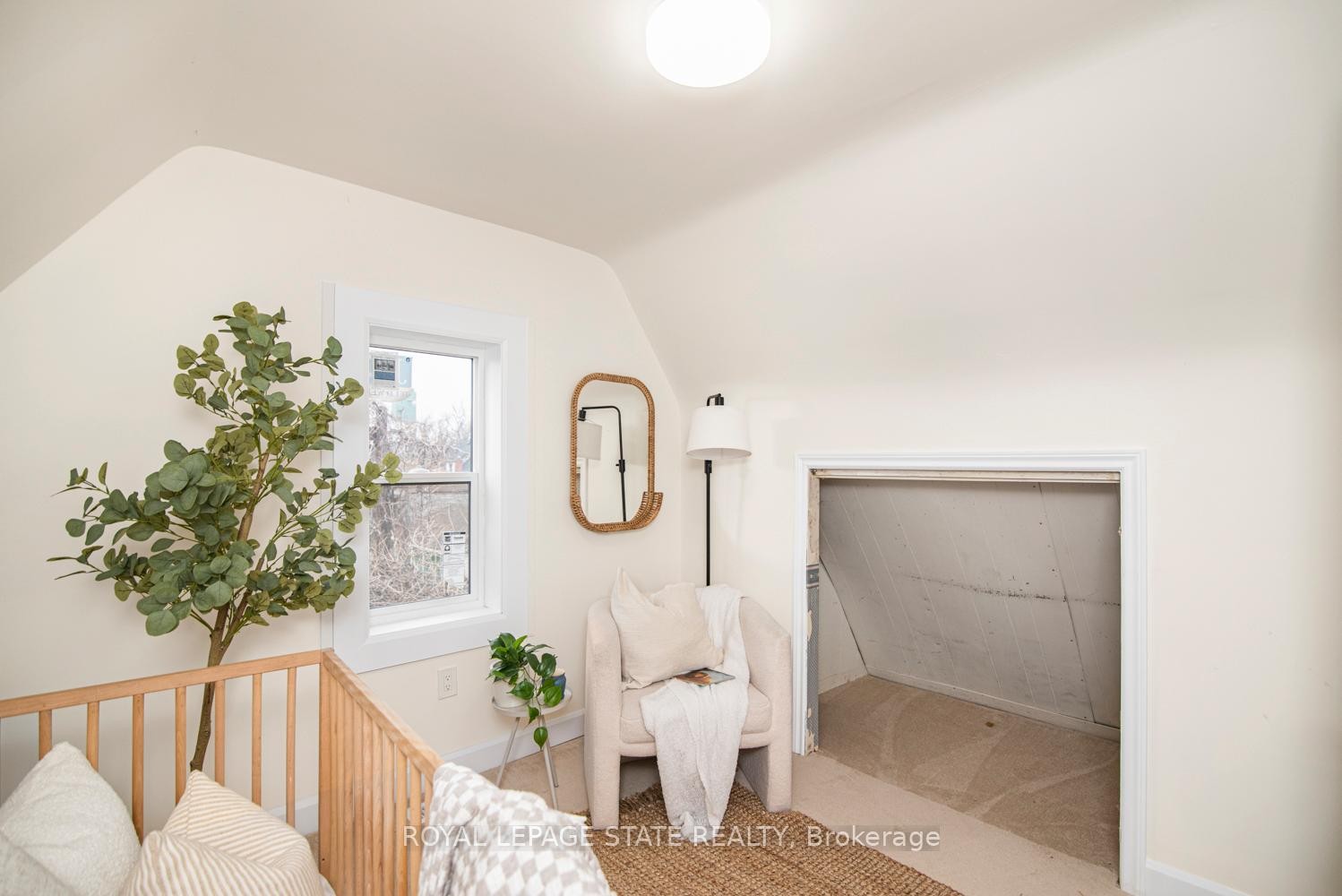 









7


Stapleton

Avenue,
Hamilton,




ON
L8H 3N4

