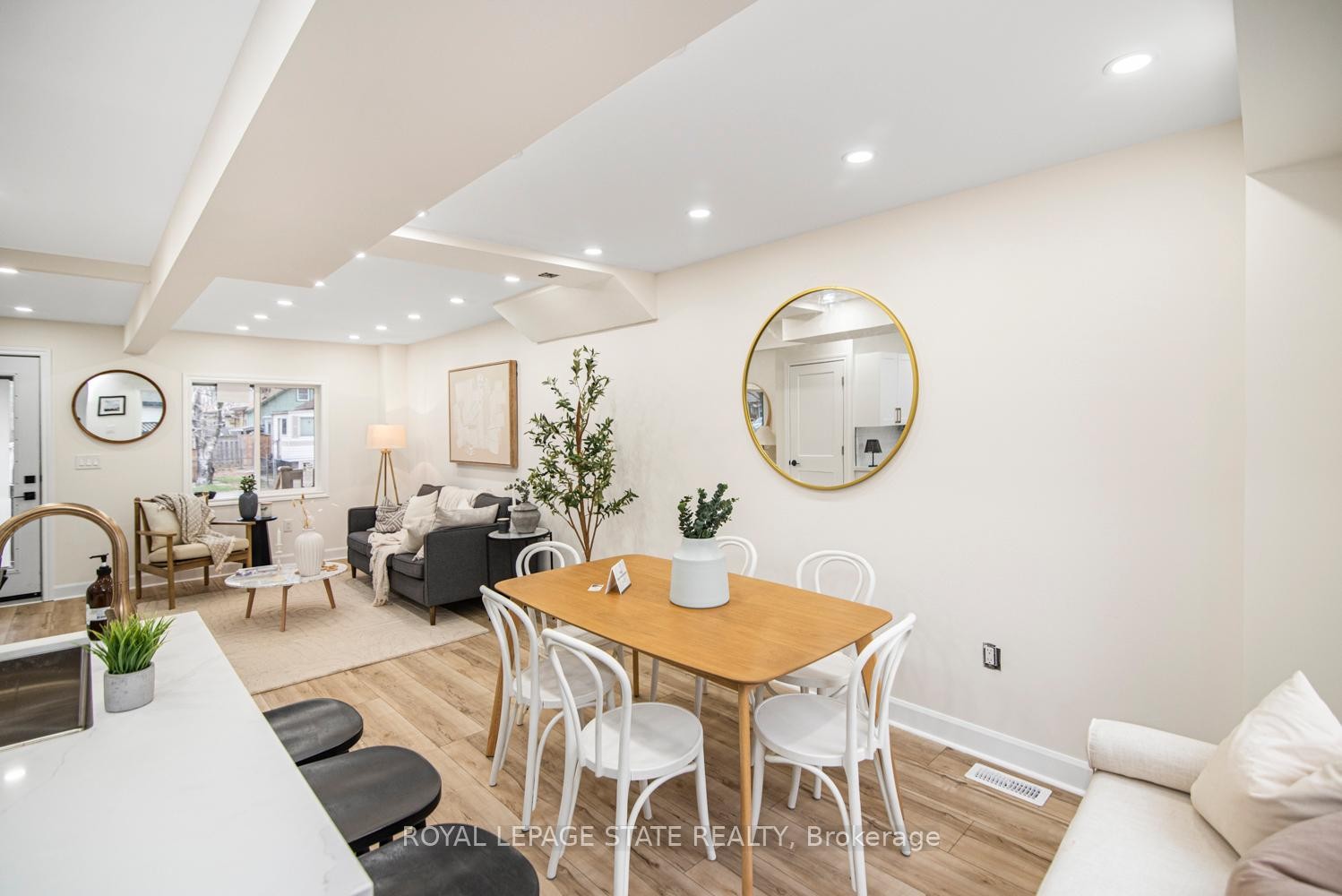 









7


Stapleton

Avenue,
Hamilton,




ON
L8H 3N4

