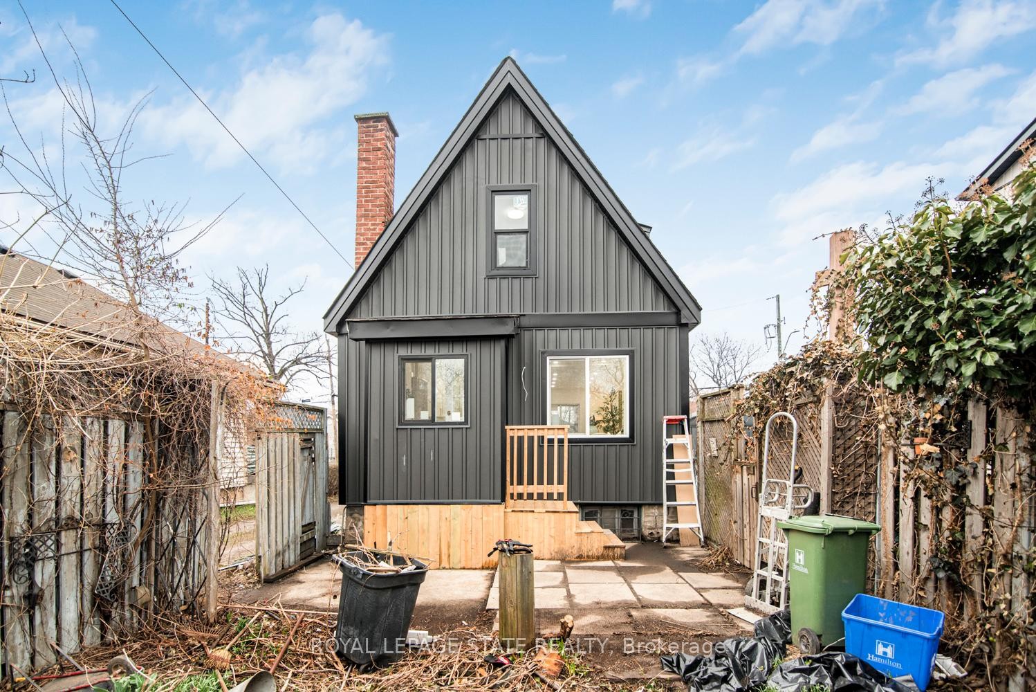 









7


Stapleton

Avenue,
Hamilton,




ON
L8H 3N4

