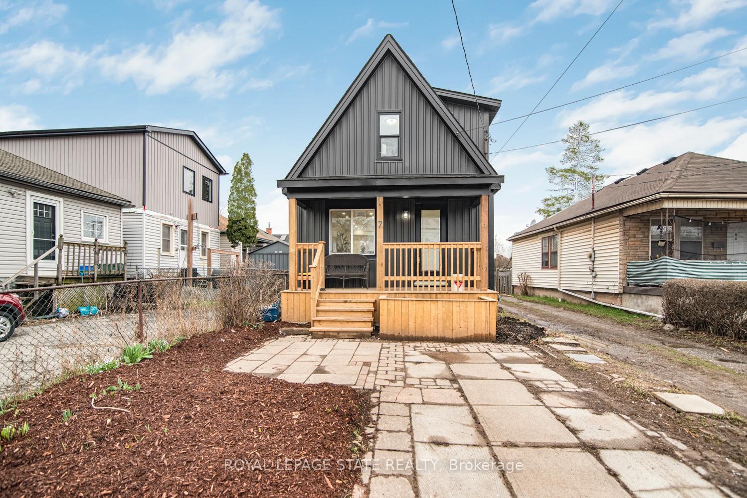 









7


Stapleton

Avenue,
Hamilton,




ON
L8H 3N4

