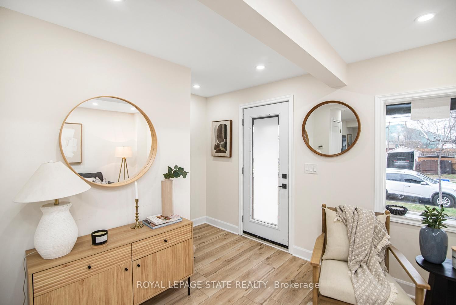 









7


Stapleton

Avenue,
Hamilton,




ON
L8H 3N4

