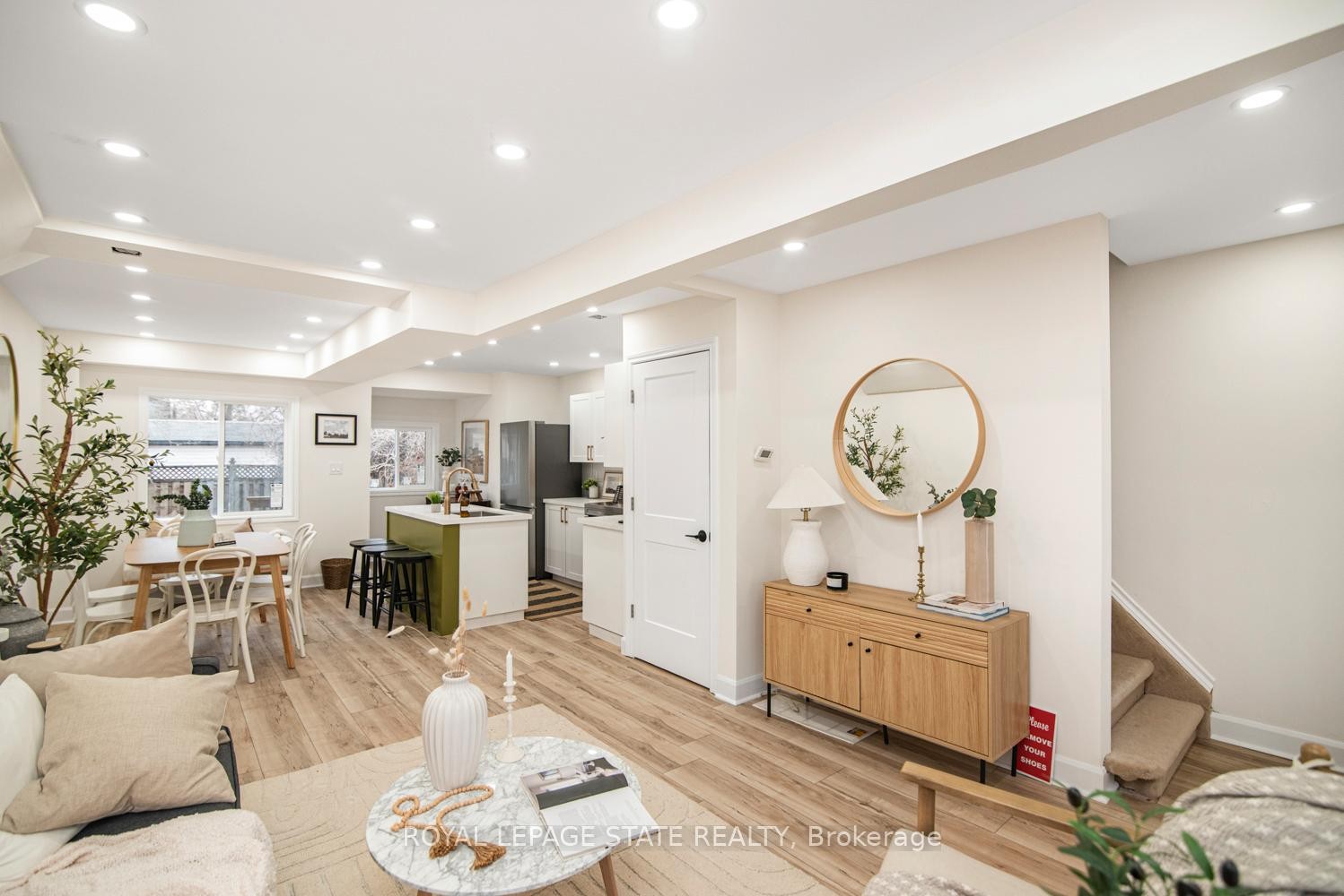 









7


Stapleton

Avenue,
Hamilton,




ON
L8H 3N4

