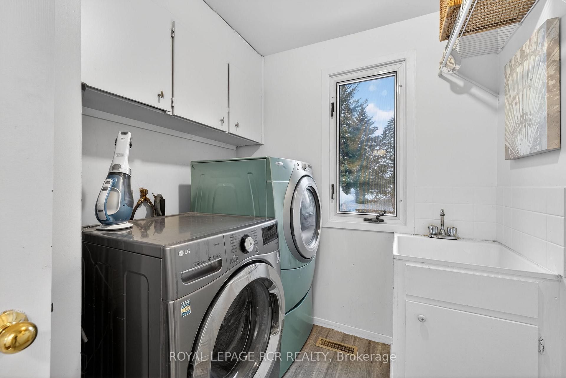 









11


Hilltop

Drive,
Caledon,




ON
L7C 1K7

