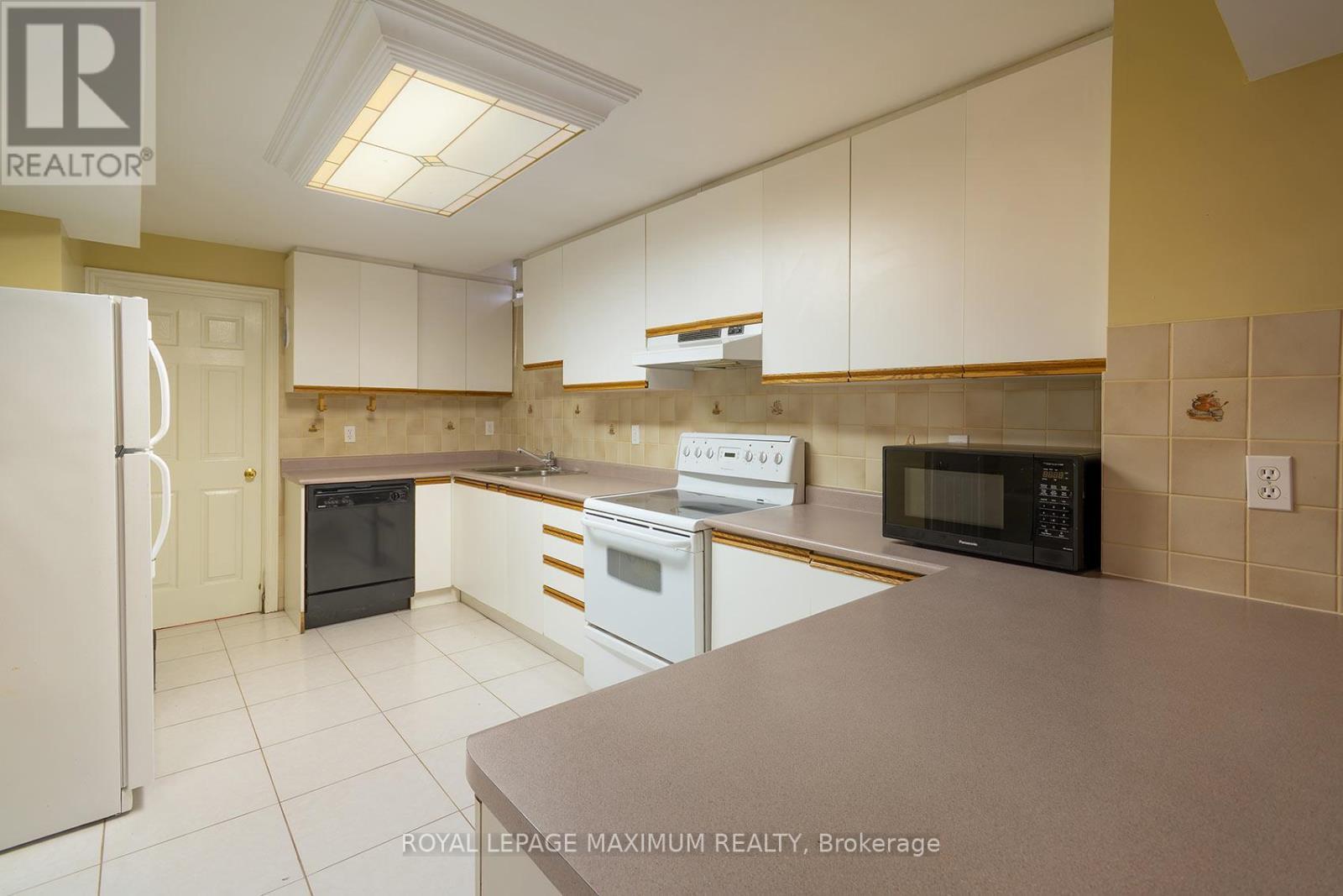 












14 MUSTANG ROAD

,
Vaughan,




Ontario
L6A1X4

