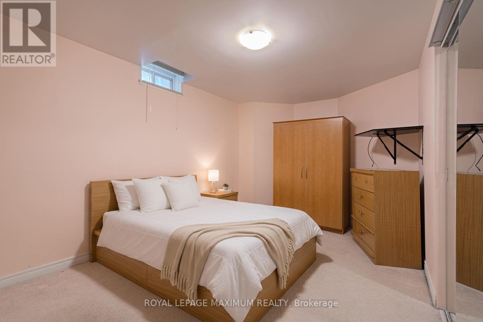 












14 MUSTANG ROAD

,
Vaughan,




Ontario
L6A1X4

