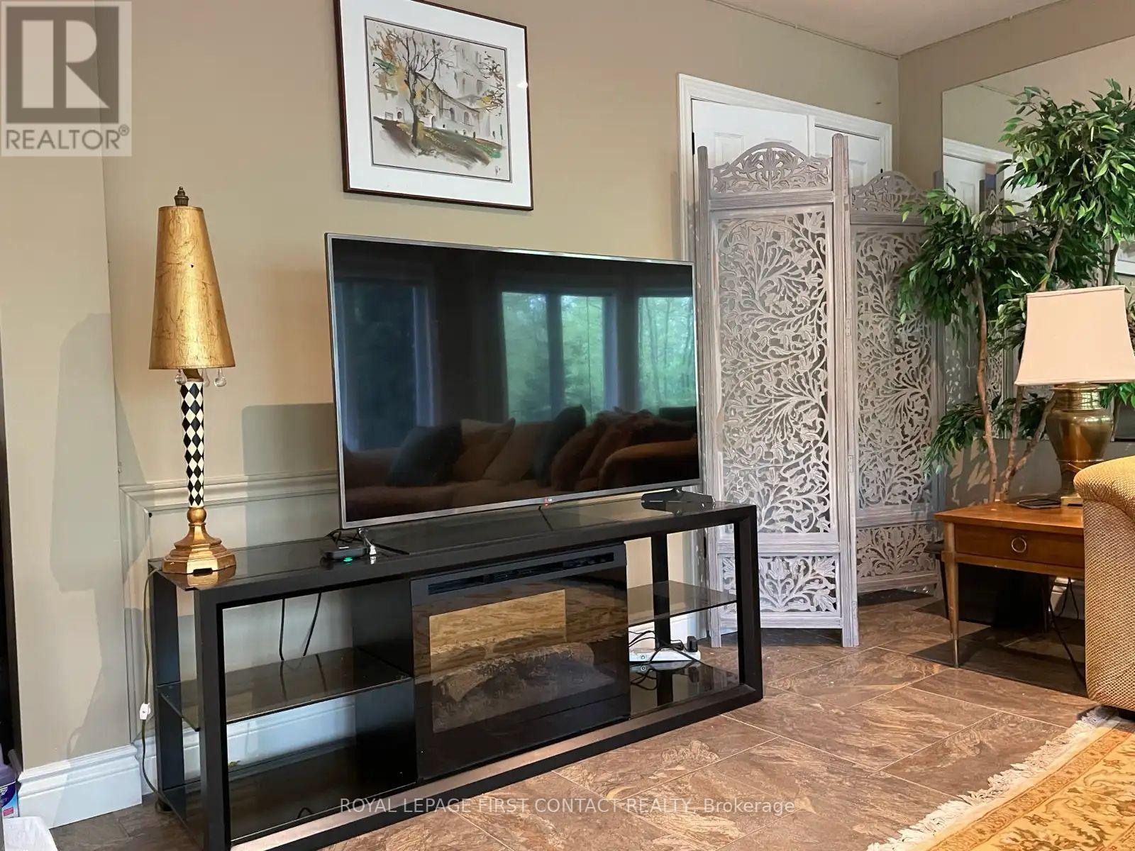 












52 PINE RIDGE TRAIL

,
Oro-Medonte,




Ontario
L4M4Y8

