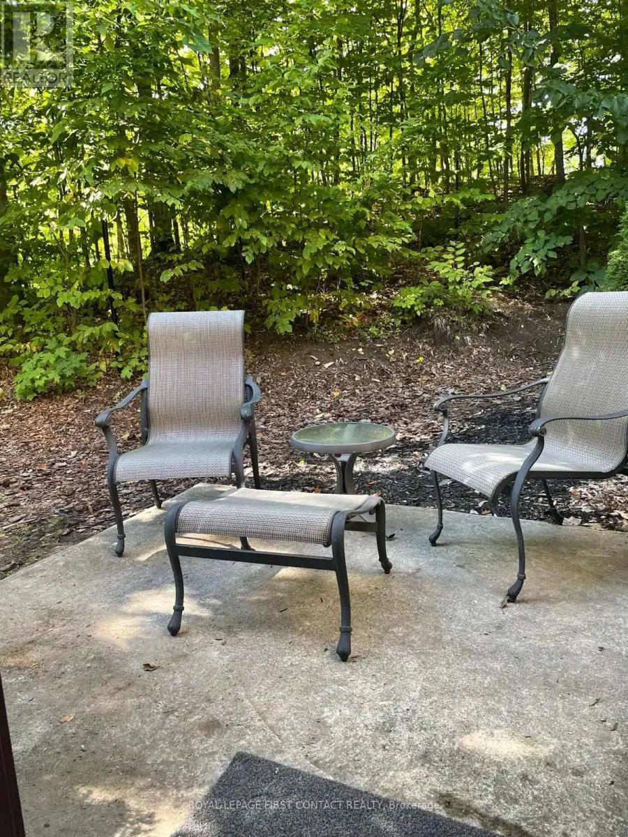 












52 PINE RIDGE TRAIL

,
Oro-Medonte,




Ontario
L4M4Y8

