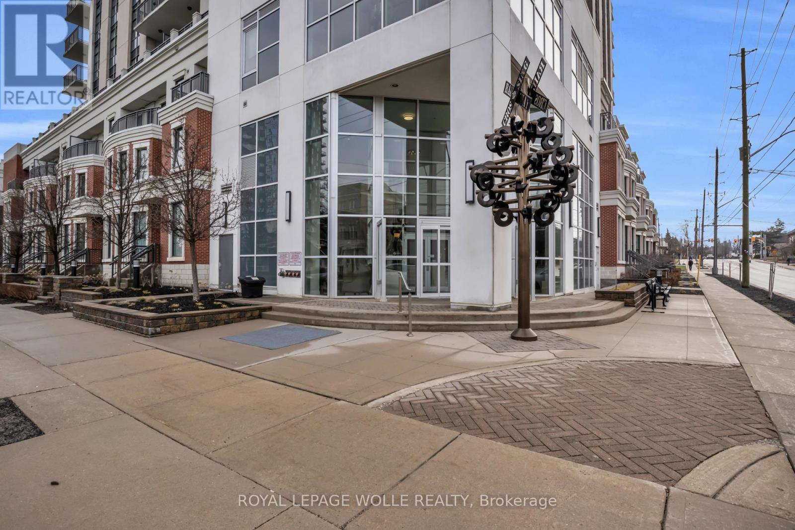 












904 - 144 PARK STREET

,
Waterloo,




Ontario
N2L0B6

