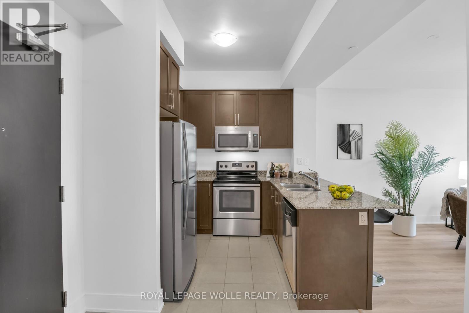 












904 - 144 PARK STREET

,
Waterloo,




Ontario
N2L0B6

