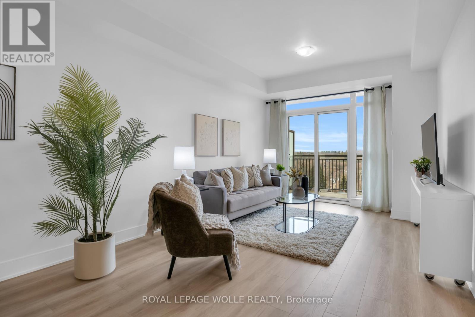 












904 - 144 PARK STREET

,
Waterloo,




Ontario
N2L0B6

