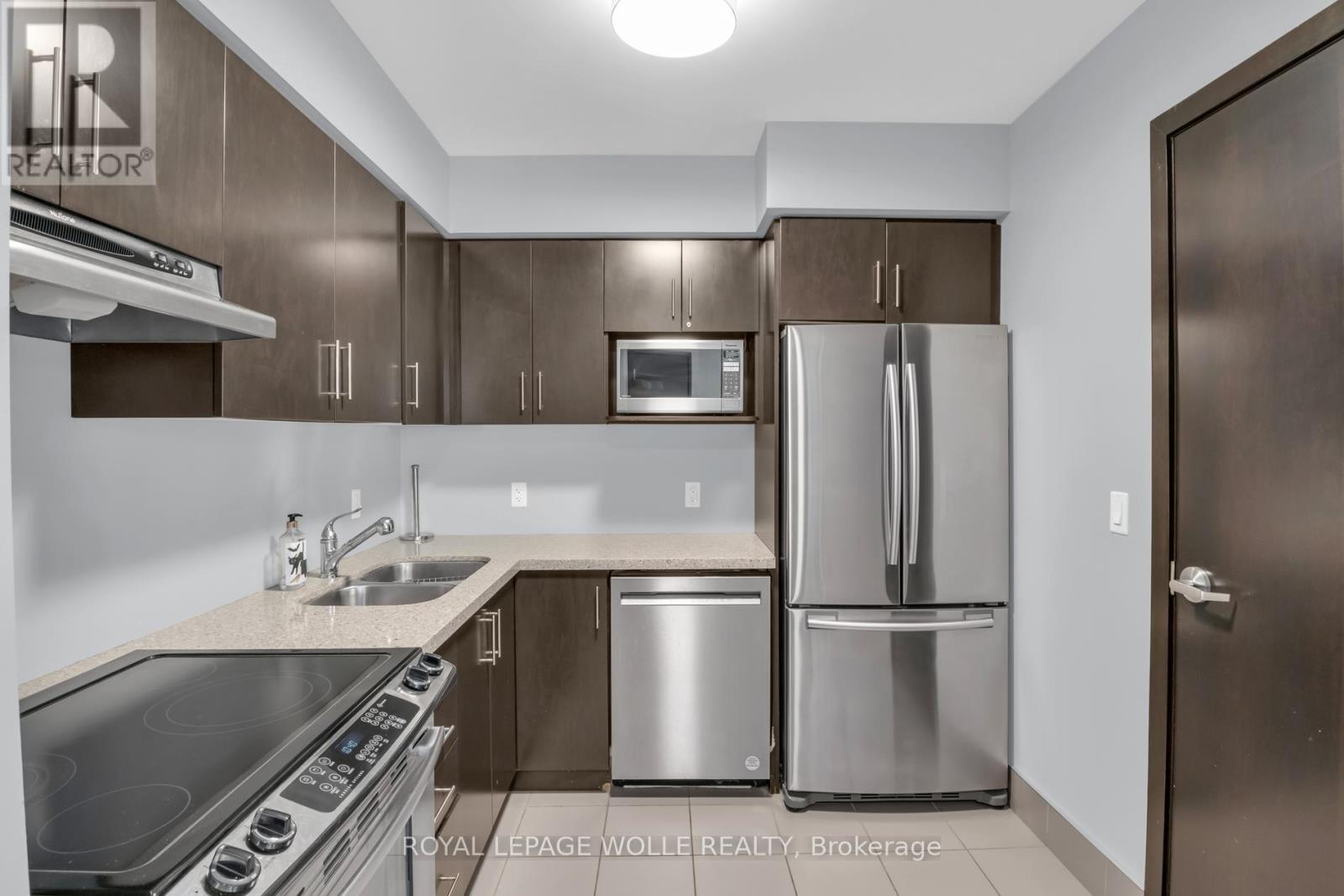 












904 - 144 PARK STREET

,
Waterloo,




Ontario
N2L0B6

