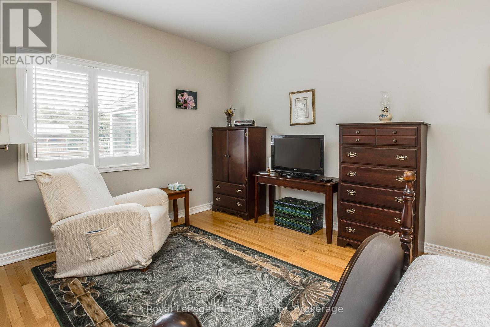 












75 PEARL STREET

,
Wasaga Beach,




Ontario
L9Z0G8

