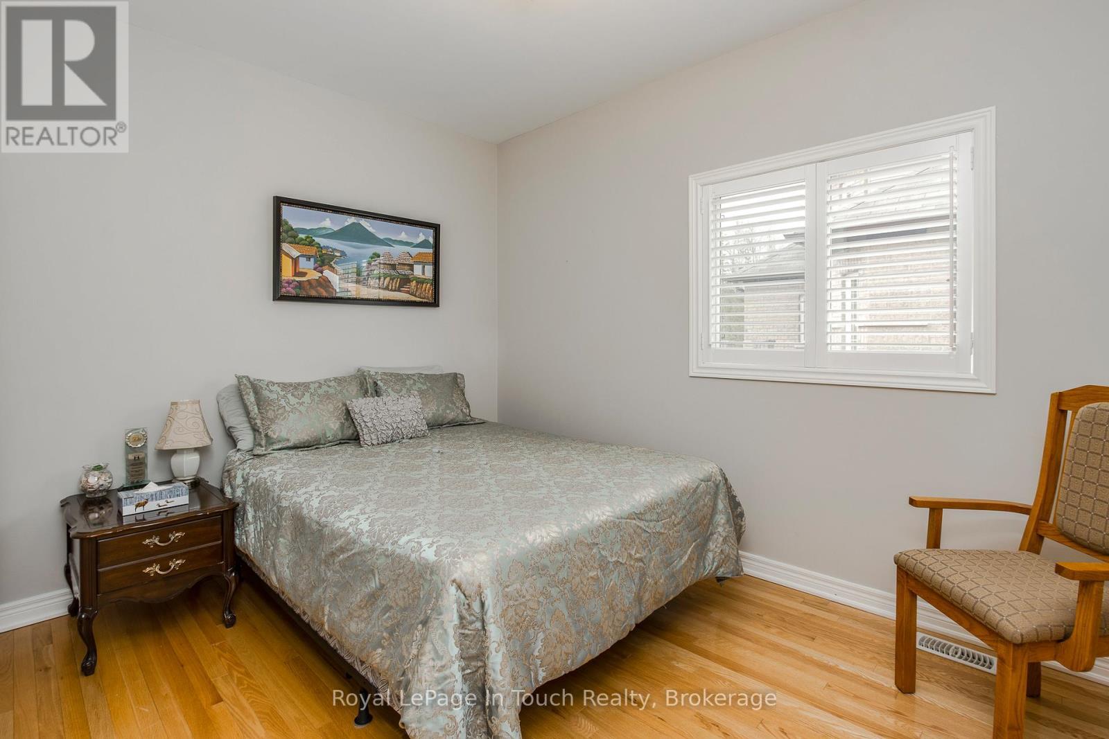 












75 PEARL STREET

,
Wasaga Beach,




Ontario
L9Z0G8

