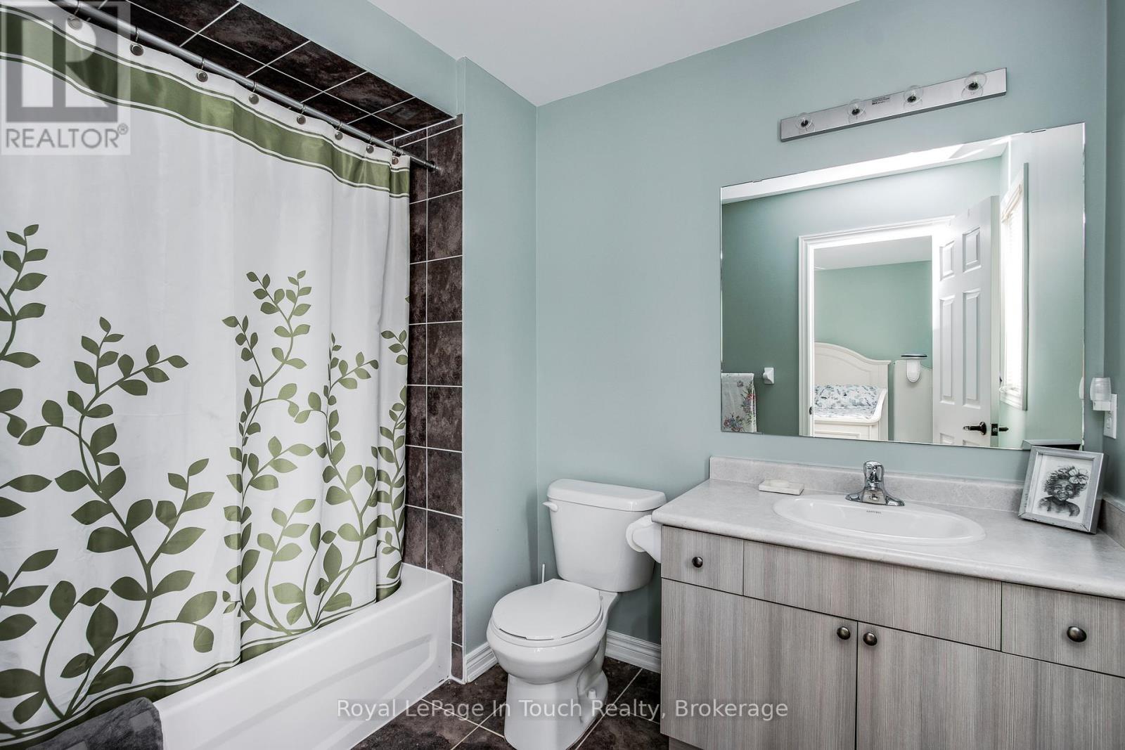 












75 PEARL STREET

,
Wasaga Beach,




Ontario
L9Z0G8

