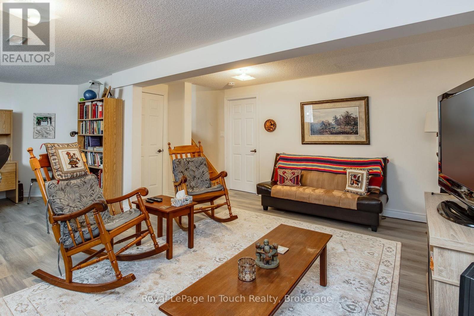 












75 PEARL STREET

,
Wasaga Beach,




Ontario
L9Z0G8


