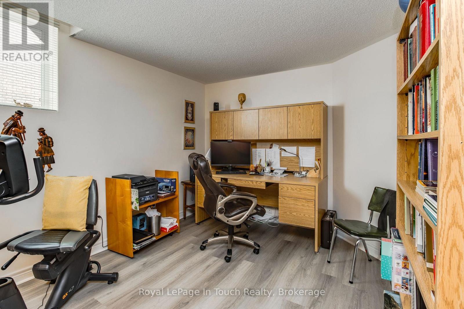 












75 PEARL STREET

,
Wasaga Beach,




Ontario
L9Z0G8

