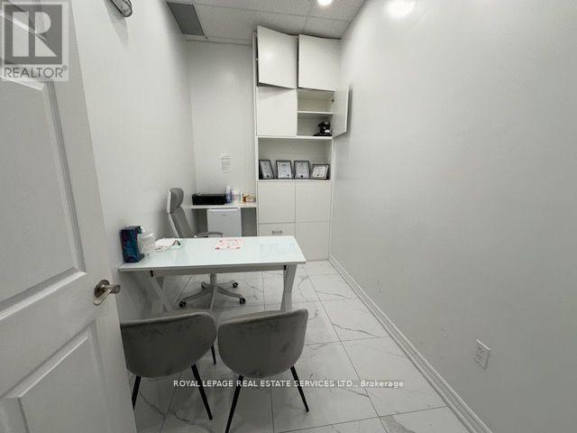 












102 - 7163 YONGE STREET

,
Markham,




Ontario
L3T2A9

