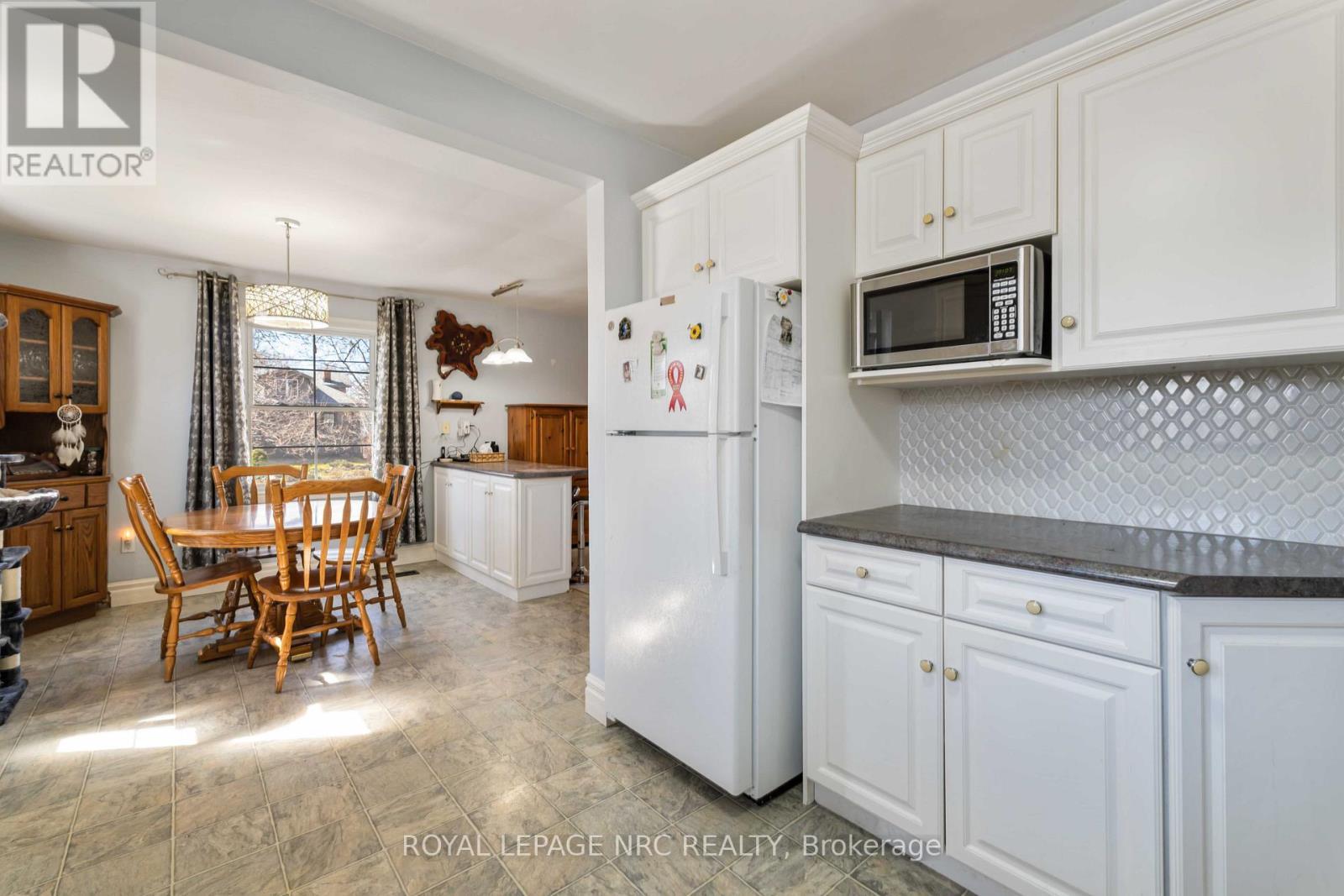 












103 CLARE AVENUE

,
Port Colborne (Sugarloaf),




Ontario
L3K5H6

