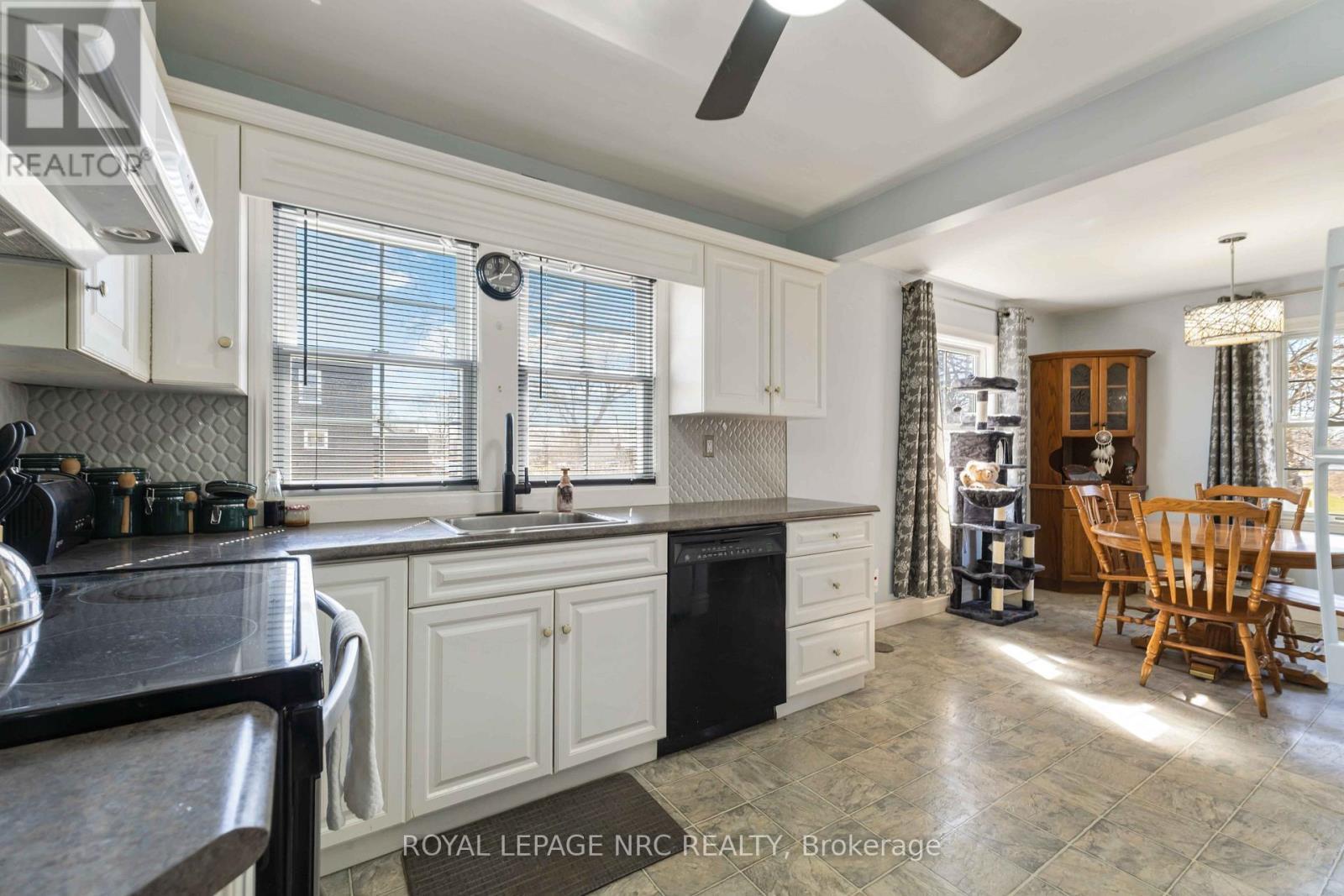 












103 CLARE AVENUE

,
Port Colborne (Sugarloaf),




Ontario
L3K5H6

