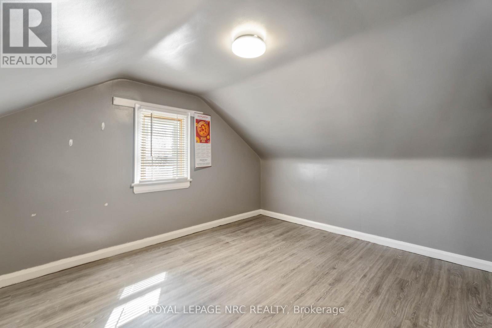 












103 CLARE AVENUE

,
Port Colborne (Sugarloaf),




Ontario
L3K5H6


