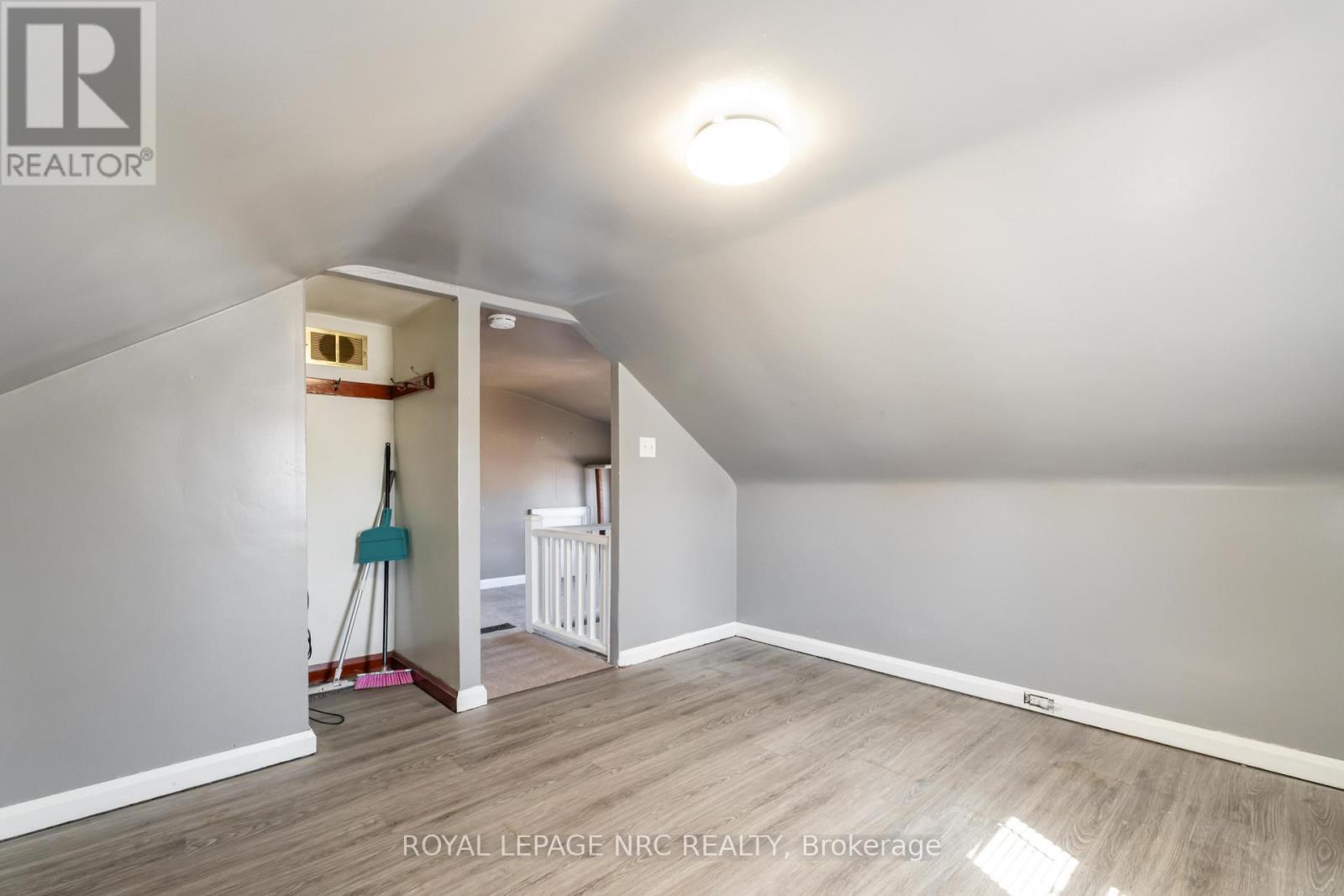 












103 CLARE AVENUE

,
Port Colborne (Sugarloaf),




Ontario
L3K5H6

