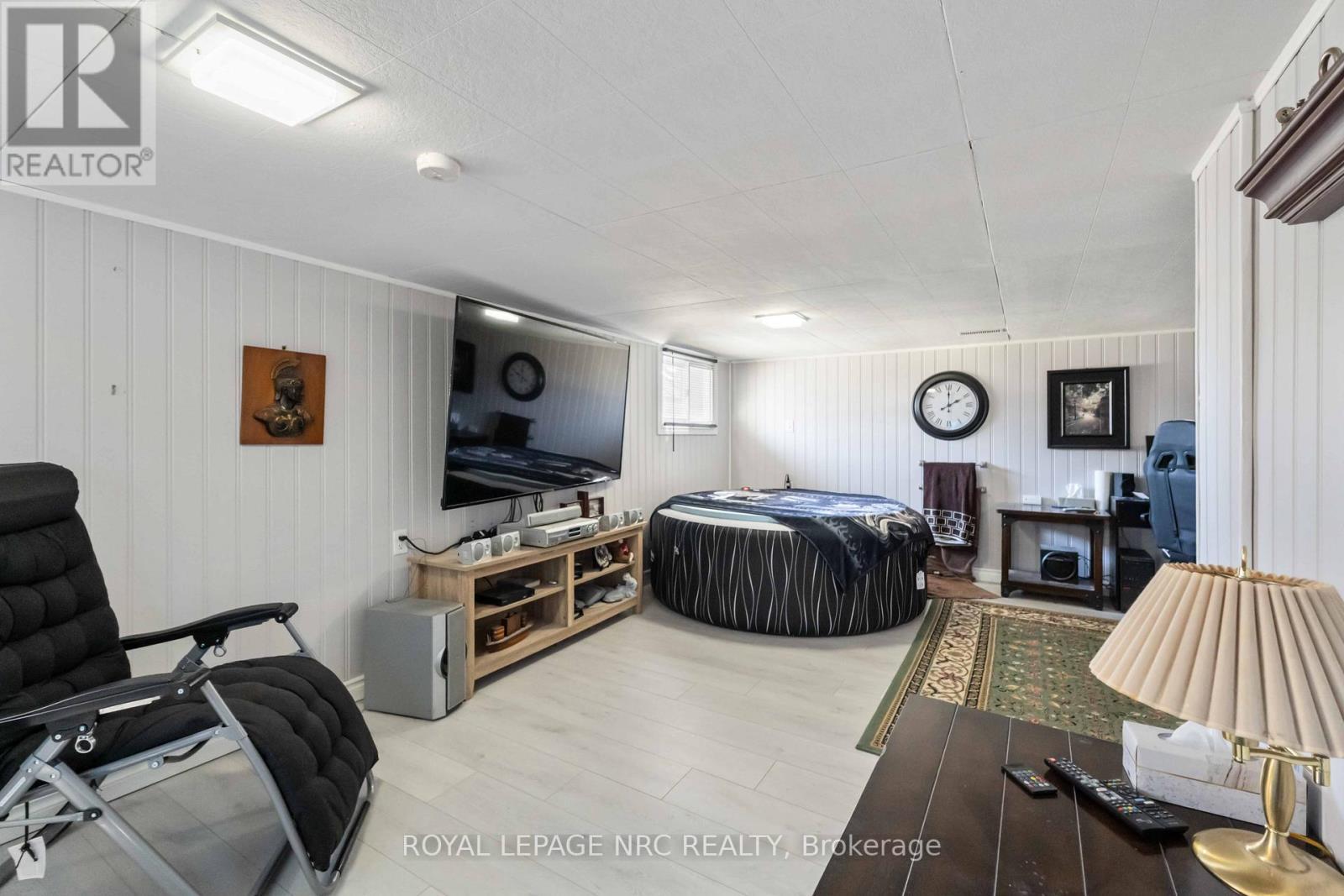 












103 CLARE AVENUE

,
Port Colborne (Sugarloaf),




Ontario
L3K5H6

