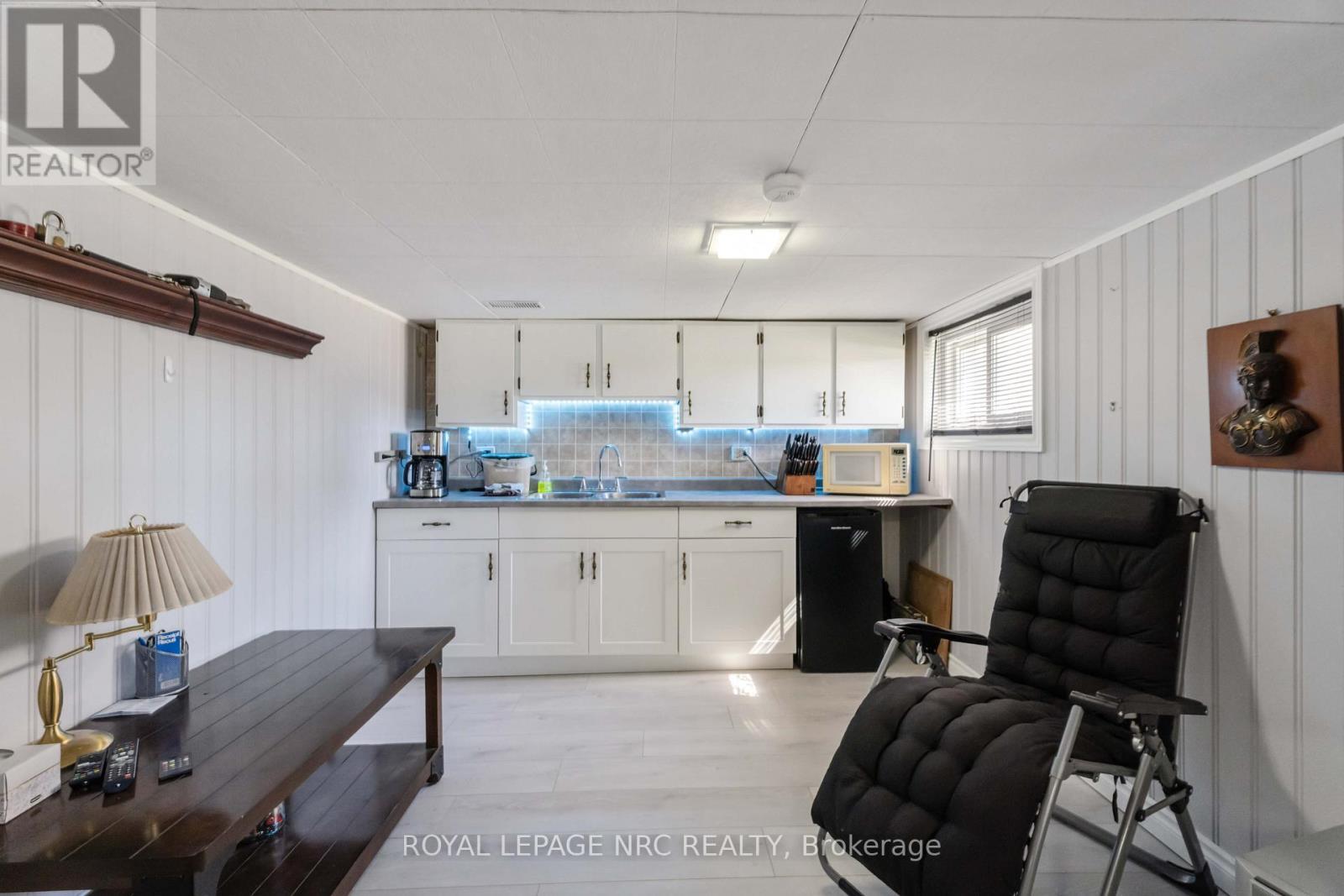 












103 CLARE AVENUE

,
Port Colborne (Sugarloaf),




Ontario
L3K5H6


