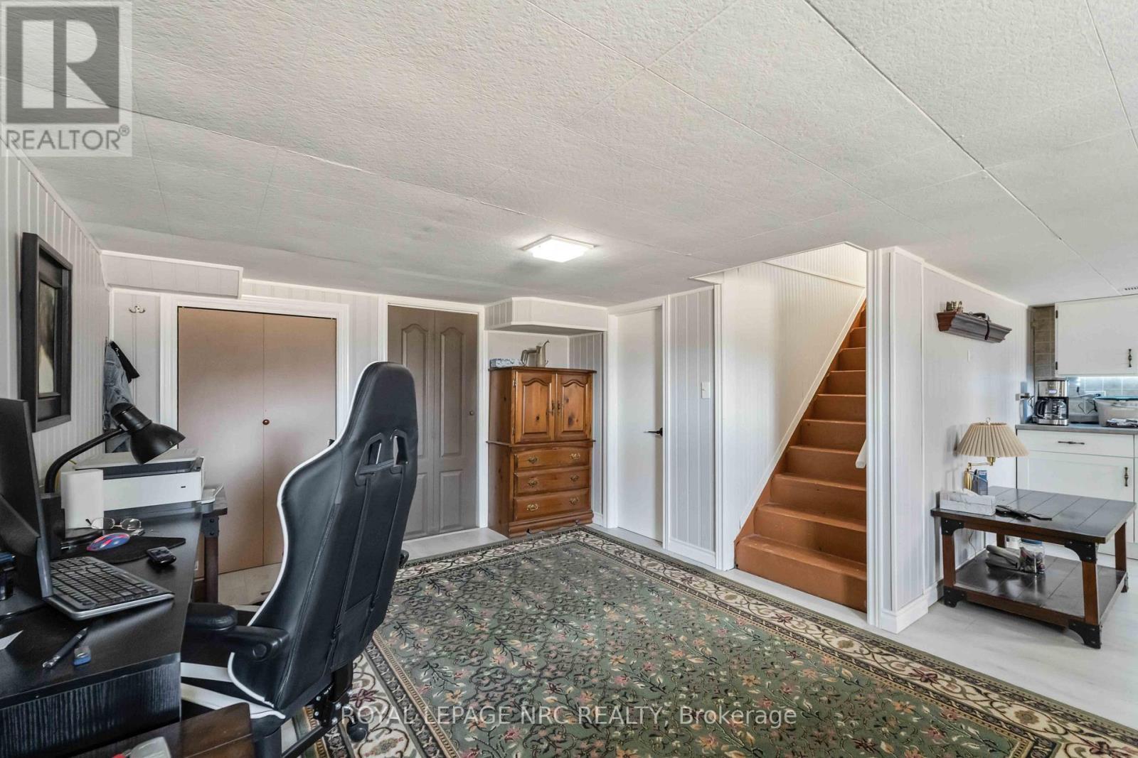 












103 CLARE AVENUE

,
Port Colborne (Sugarloaf),




Ontario
L3K5H6

