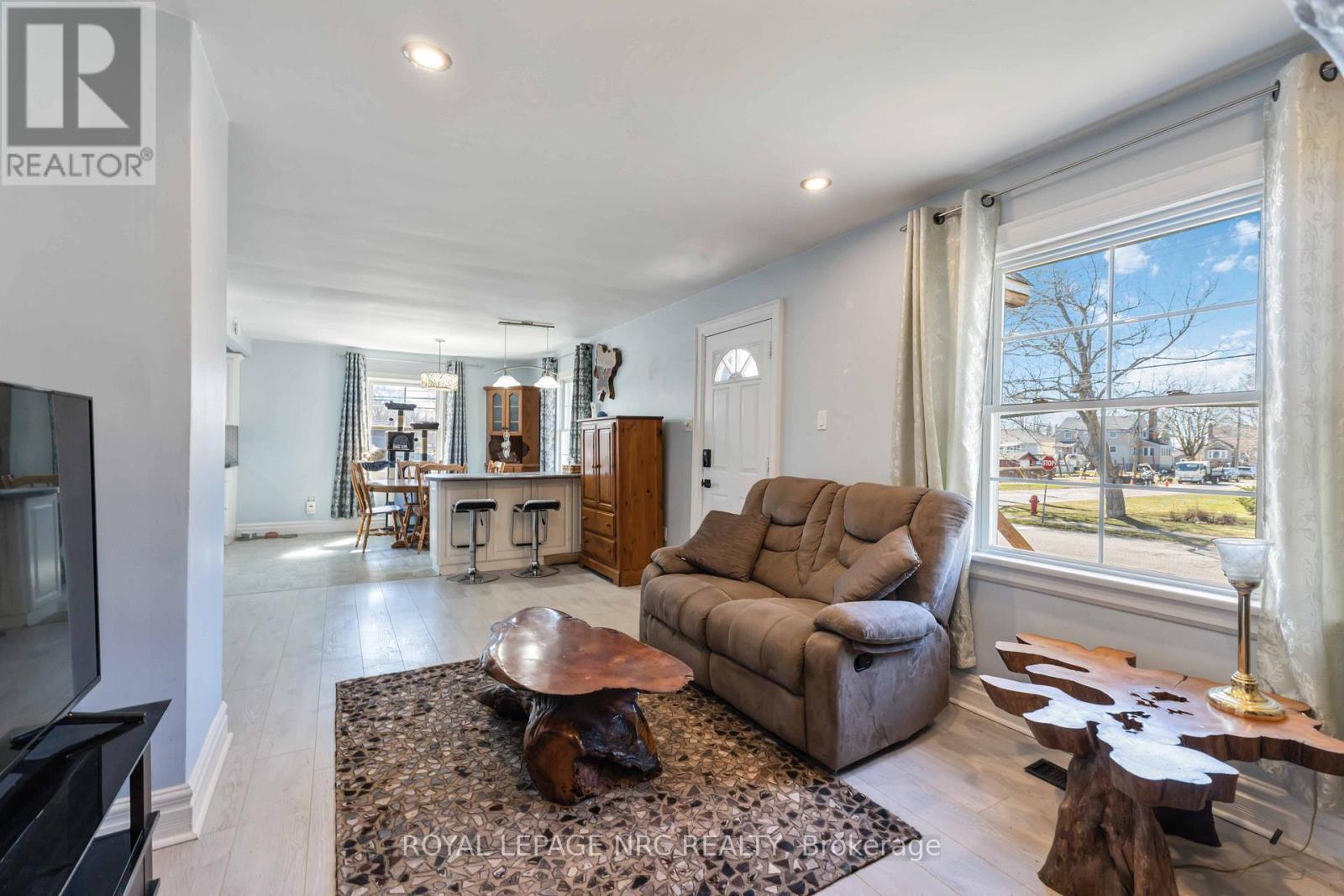 












103 CLARE AVENUE

,
Port Colborne (Sugarloaf),




Ontario
L3K5H6

