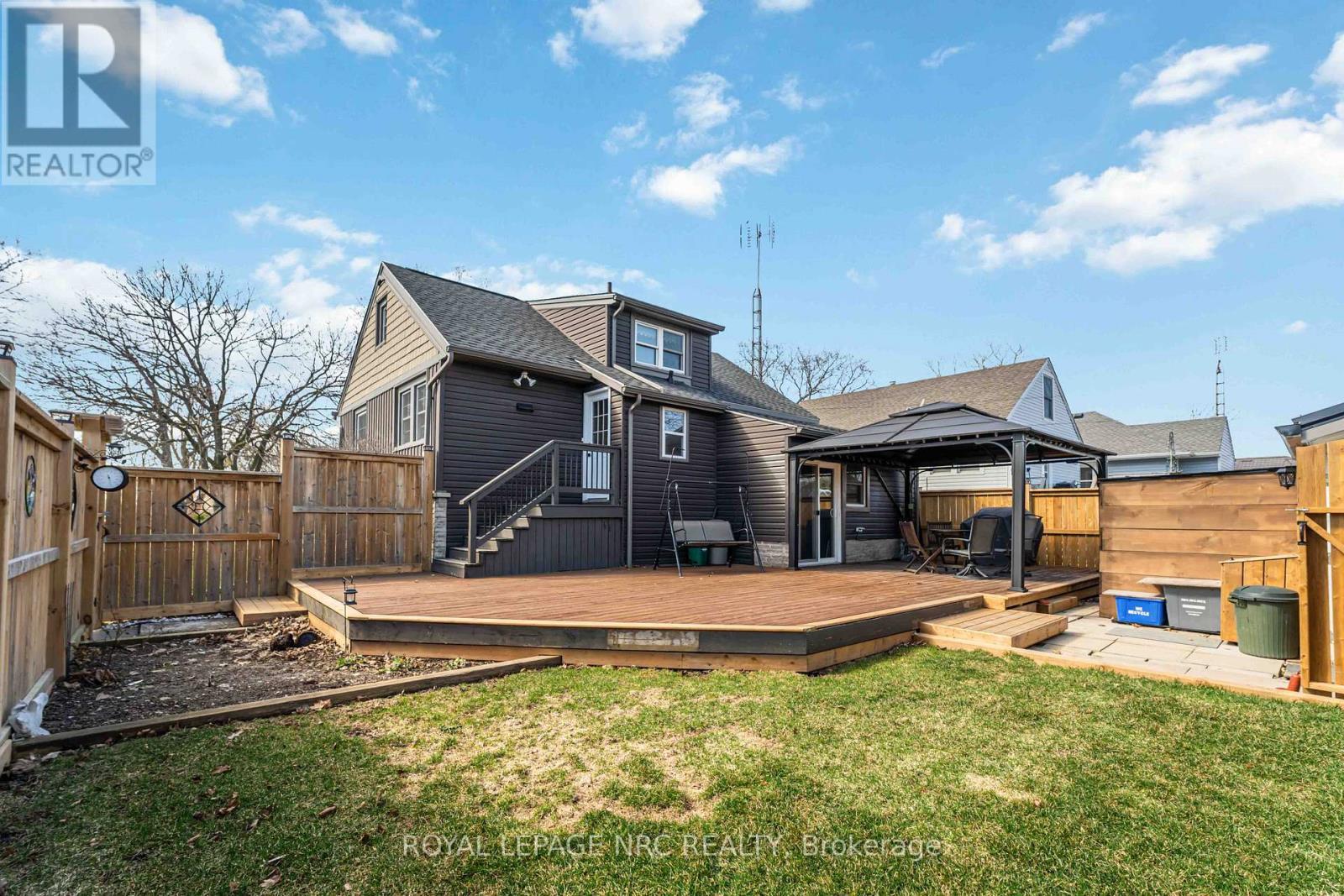 












103 CLARE AVENUE

,
Port Colborne (Sugarloaf),




Ontario
L3K5H6

