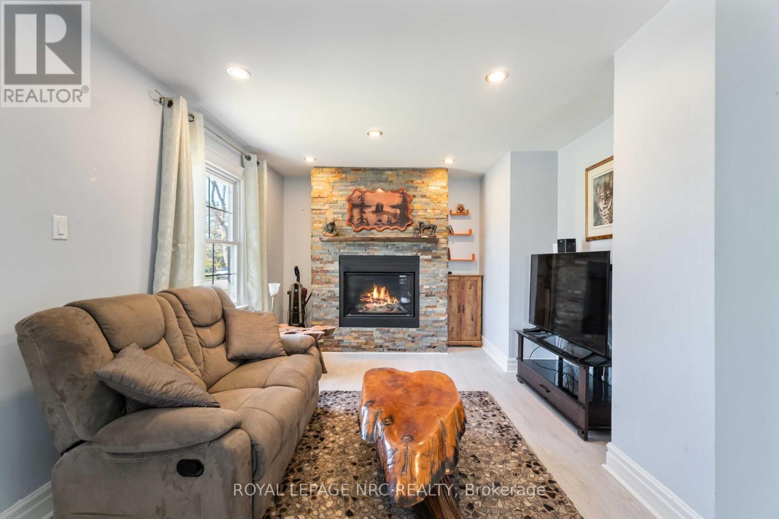 












103 CLARE AVENUE

,
Port Colborne (Sugarloaf),




Ontario
L3K5H6

