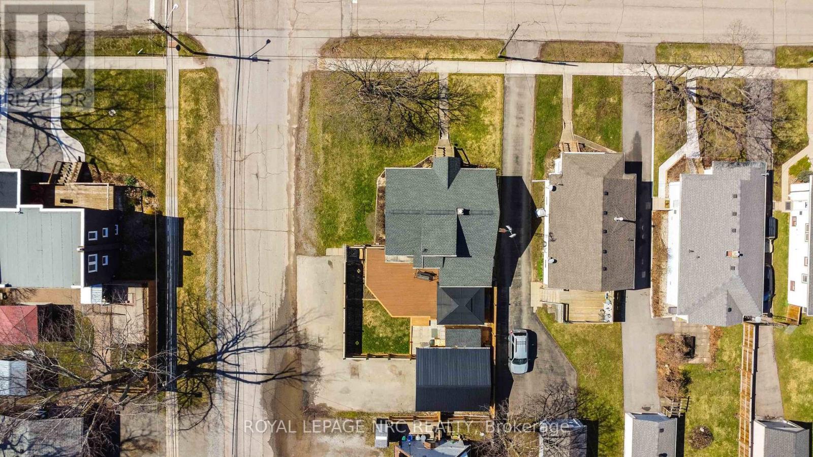 












103 CLARE AVENUE

,
Port Colborne (Sugarloaf),




Ontario
L3K5H6

