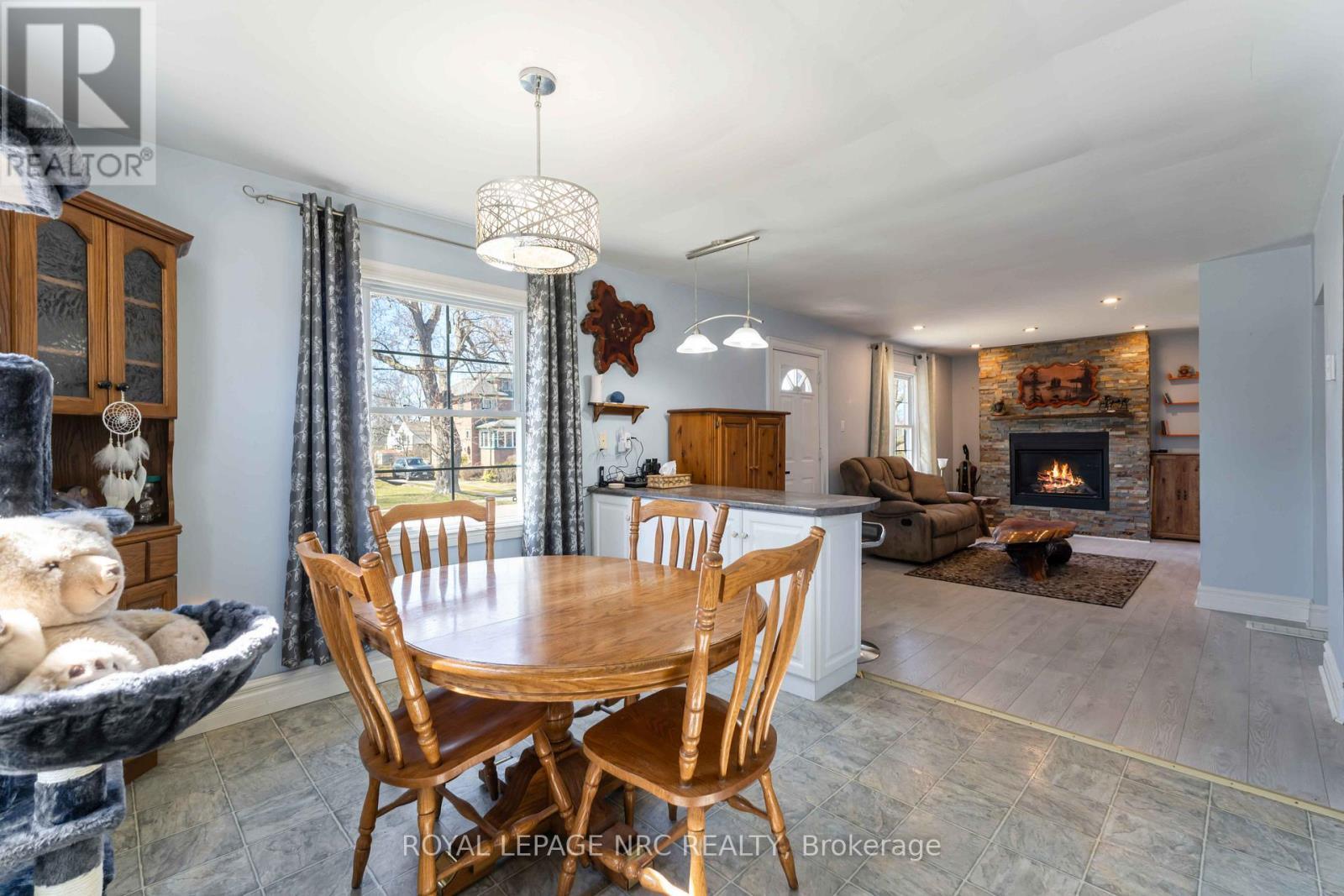












103 CLARE AVENUE

,
Port Colborne (Sugarloaf),




Ontario
L3K5H6

