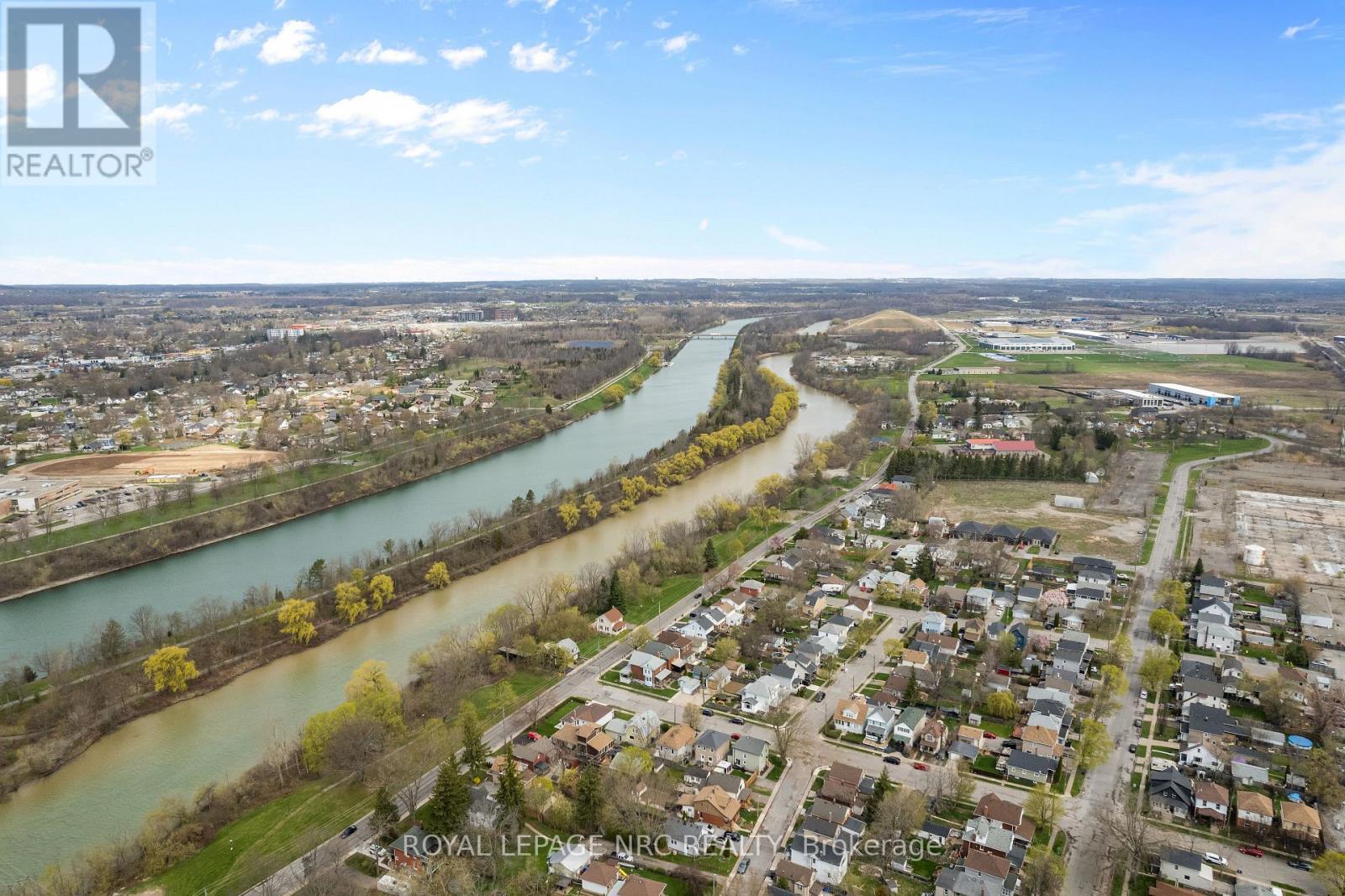 












318 RIVER ROAD

,
Welland (Welland Downtown),




Ontario
L3B2S4

