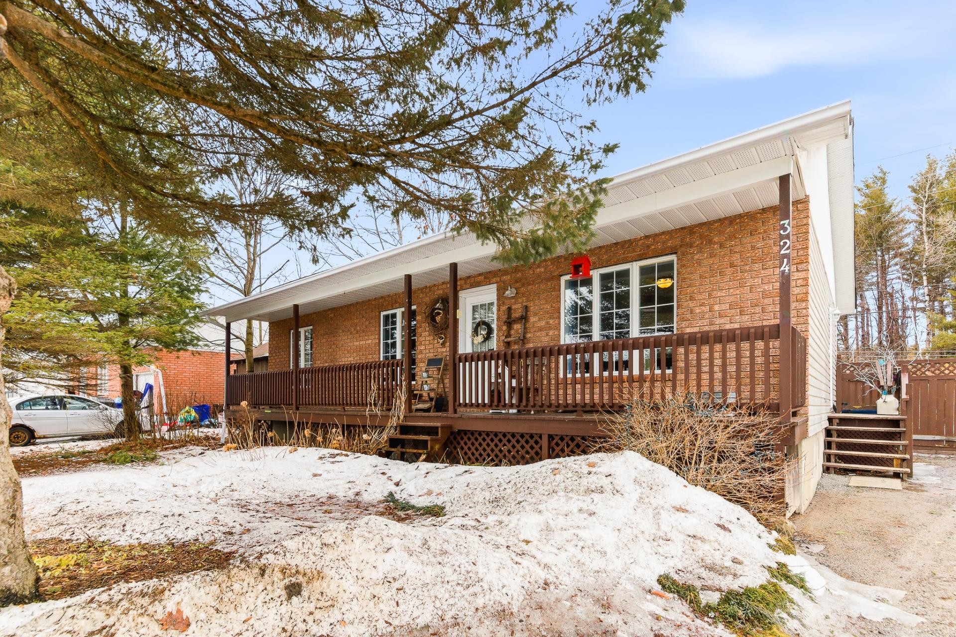 









324


Rue Bertrand

,
Gatineau (Buckingham),




QC
J8L3N7

